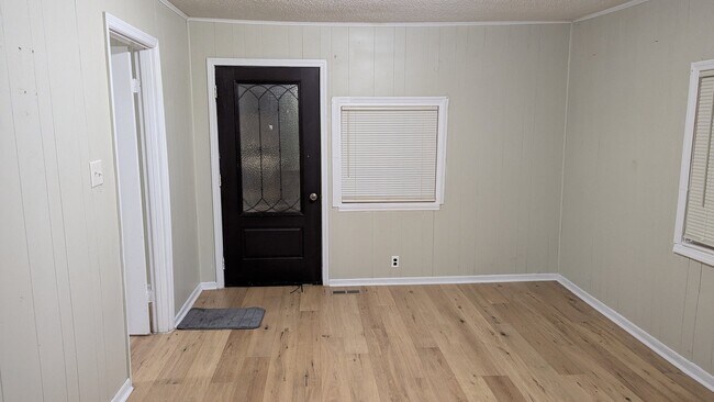 Photo - 455 W College St