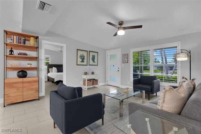 Photo - 2048 Harbor Ln