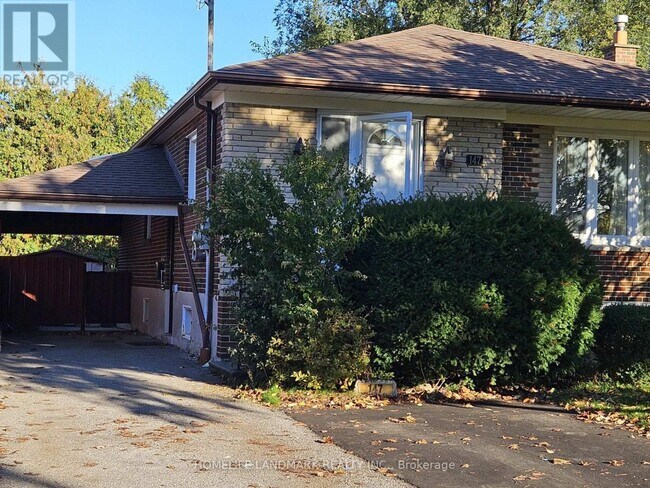 Photo - 147 Fitzgibbon Ave