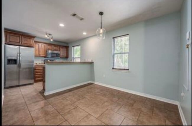 Photo - 44 Wildwood St