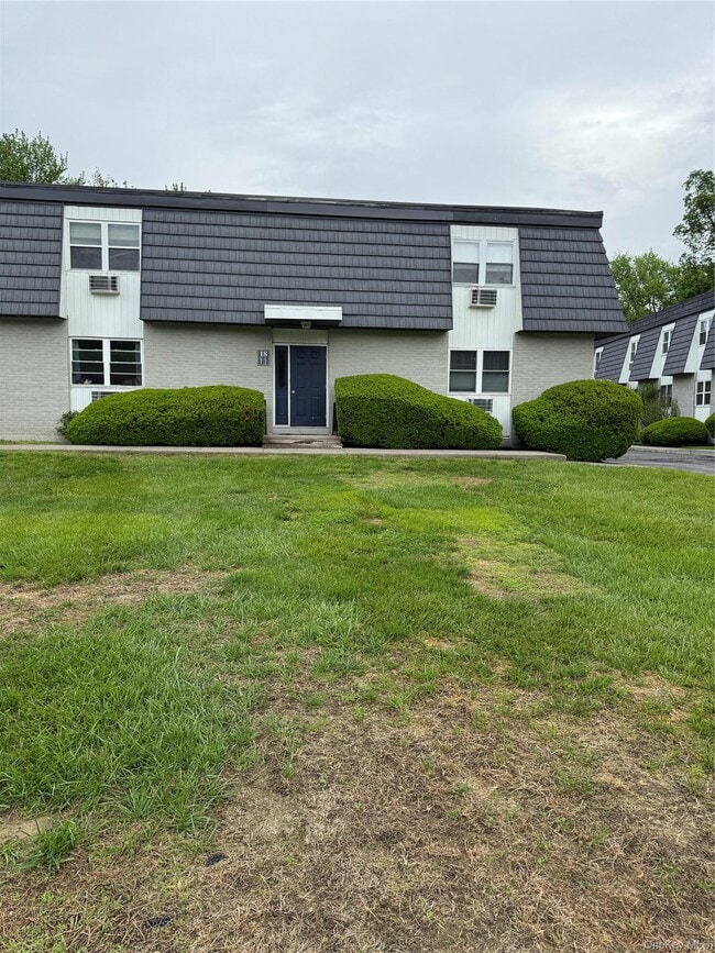 Building Photo - 18 White Gate Rd Unit K