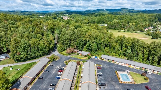 Photo - Meadowood Apartments