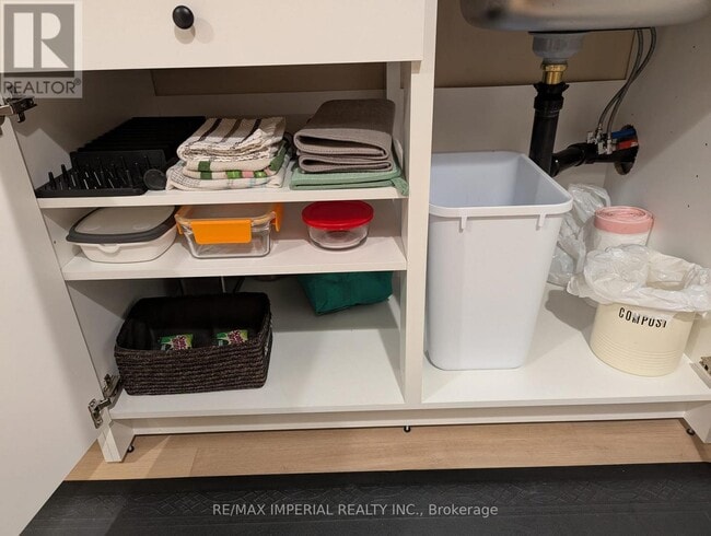 Photo - 249 Thornway Ave