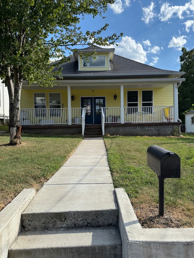 Photo - 9 N Hill St