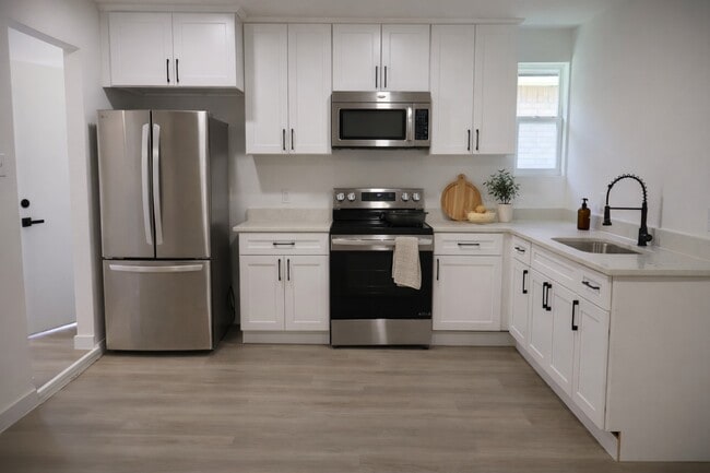 Photo - 5502 Circlegate Dr