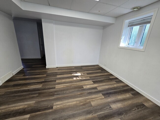 Photo - 8511-878A 78a St