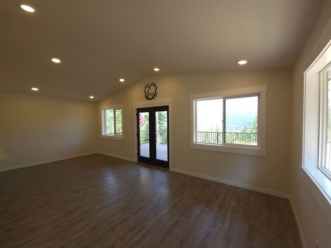 Photo - 3835 Pine Creek Rd