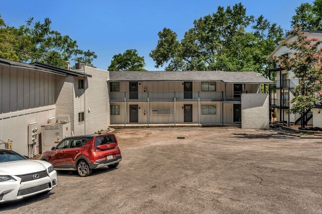 Photo - Towncrest Apartments