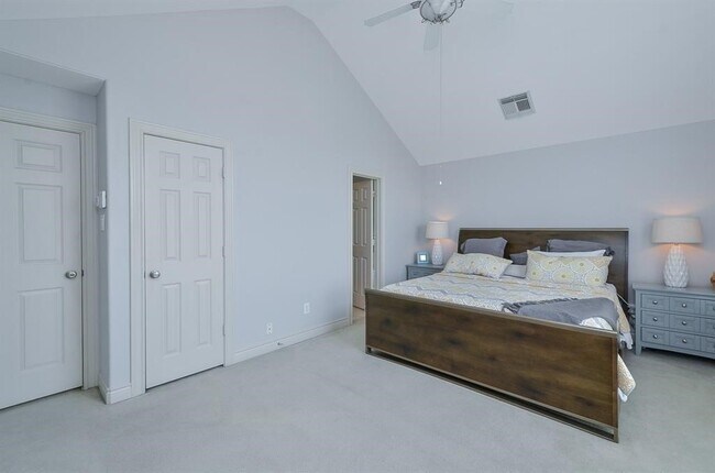 Building Photo - 3316 Clearview Cir