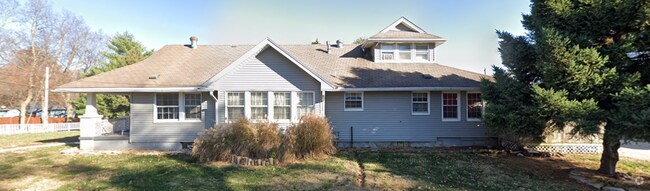 Building Photo - 3005 S Claremont Ave Rental