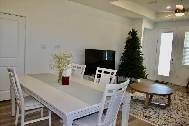 Photo - 22150 Taldora Bnd Trl