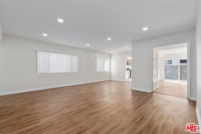 Building Photo - 1907 Selby Ave Unit 2