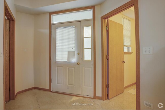 Building Photo - 2 bedroom in Naperville IL 60564 Rental