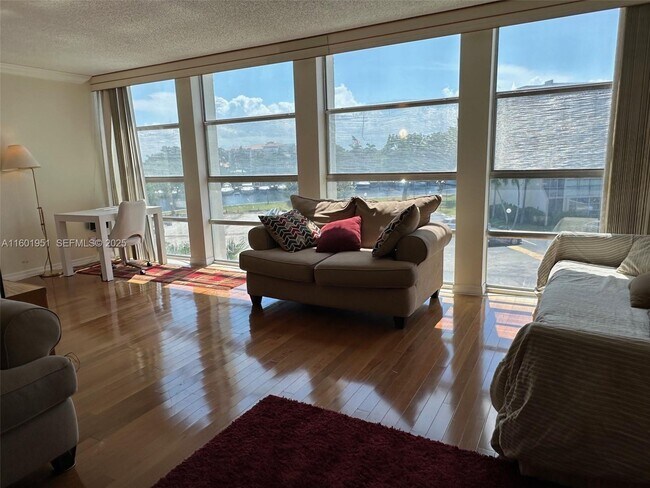 Photo - 501 Three Islands Boulevard Unidad 303