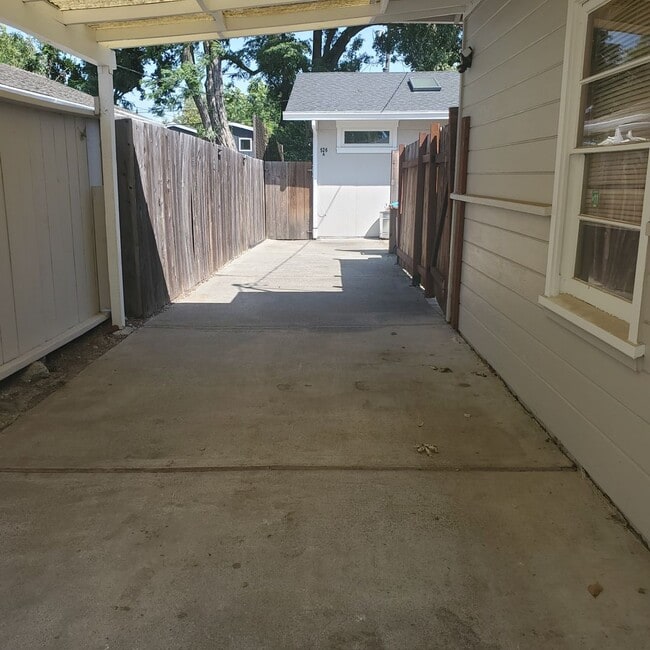 Photo - A Great Value in Pleasant Hill Poet's Corn...