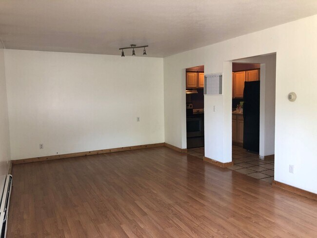 Photo - 1201 Greenwood - 2 Blocks from WMU Campus! Unit 304