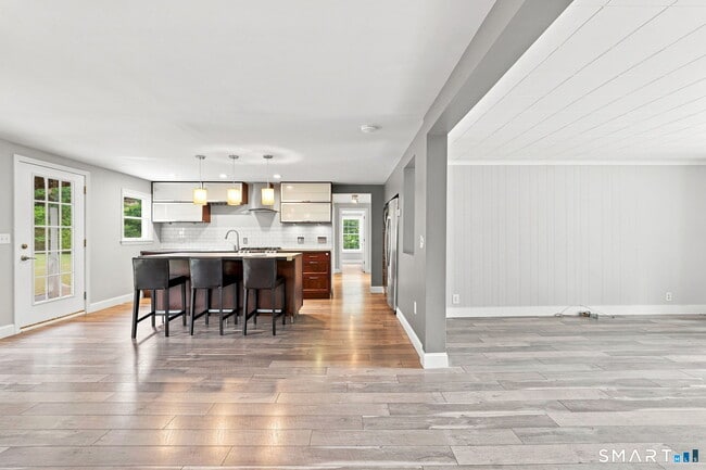107 Town Farm Rd