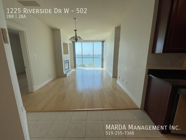 Photo - WATERFRONT CONDO 2 BED/2 BATH CONDO -RIVERSIDE DR + HYDRO & GAS! Unit 502