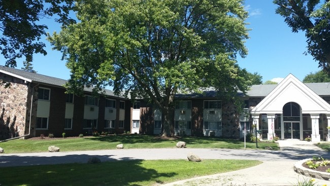 Our Building - Graceland Gardens Apartment Homes