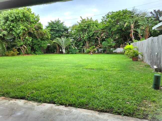 Photo - 115 Coral Way E