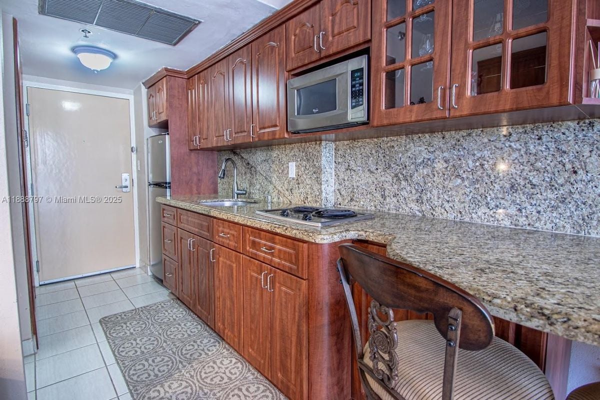 Photo - 19201 Collins Ave