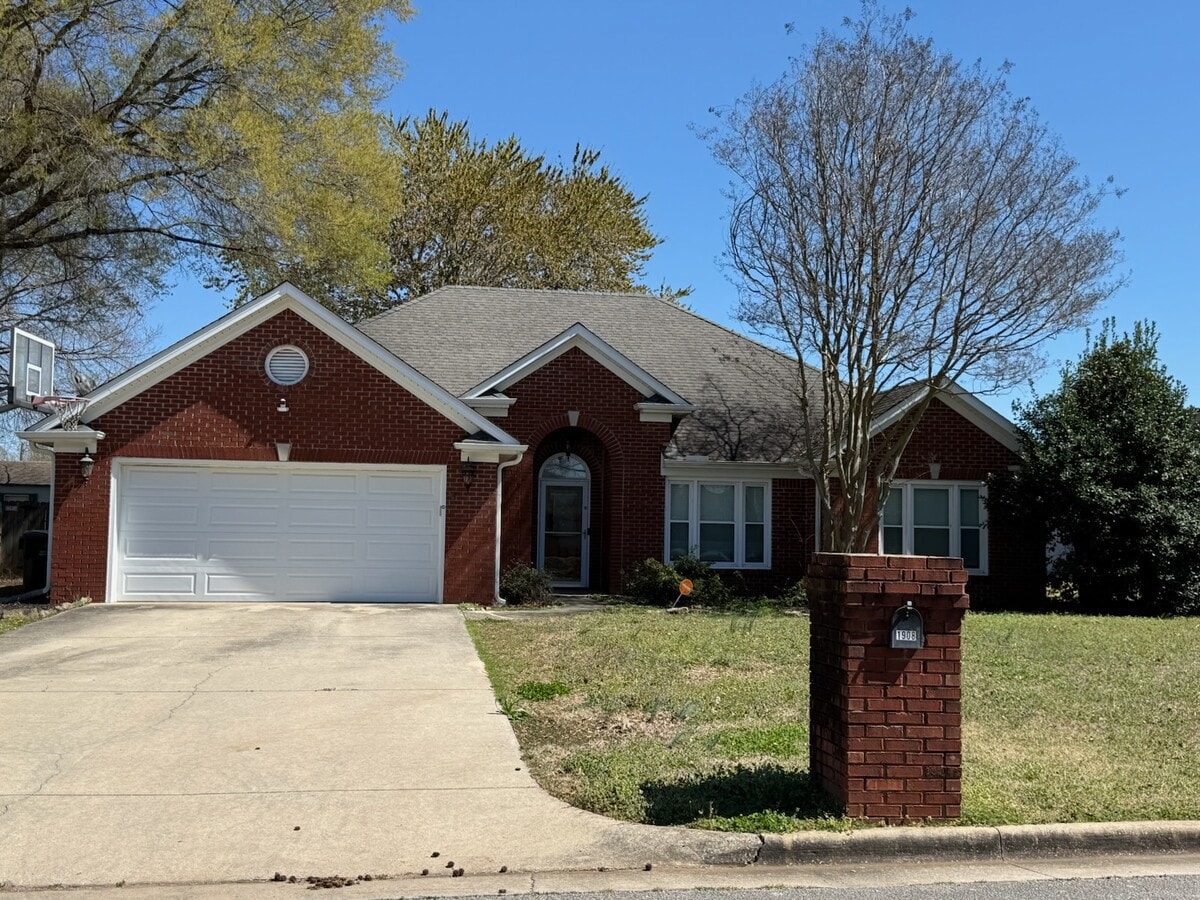 Photo - 1908 Grissom Ave SW