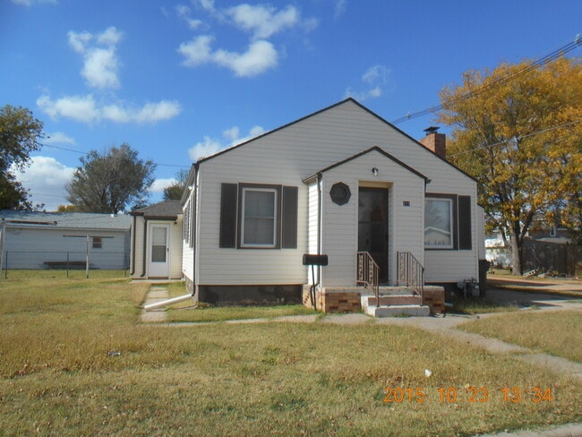 Building Photo - 211 N Maple St Unit House