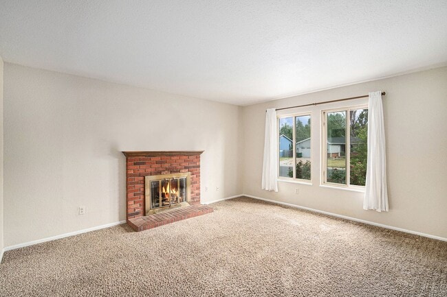 Photo - 906 Mansfield Dr