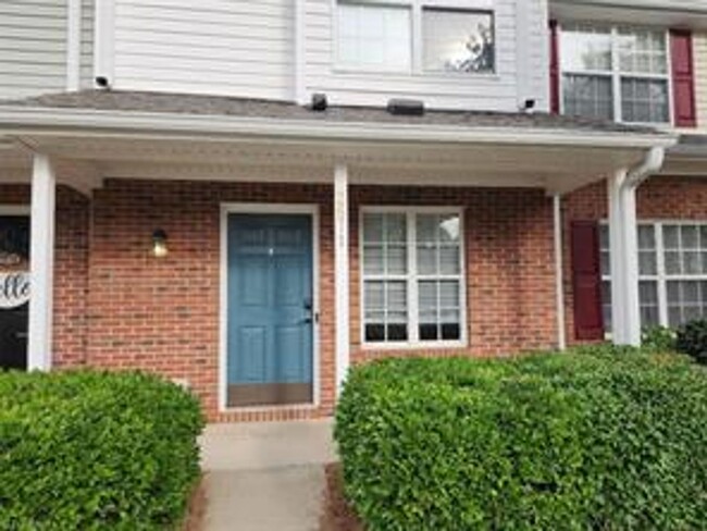 2 bed/2.5 bath townhome in Hampton Knoll - 2 bed/2.5 bath townhome in Hampton Knoll