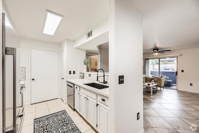 Building Photo - 555 E Silverado Ranch Blvd Unit 1158 Rental