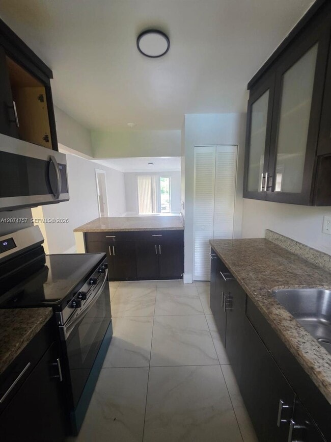 Photo - 4121 Stirling Rd Unit 207