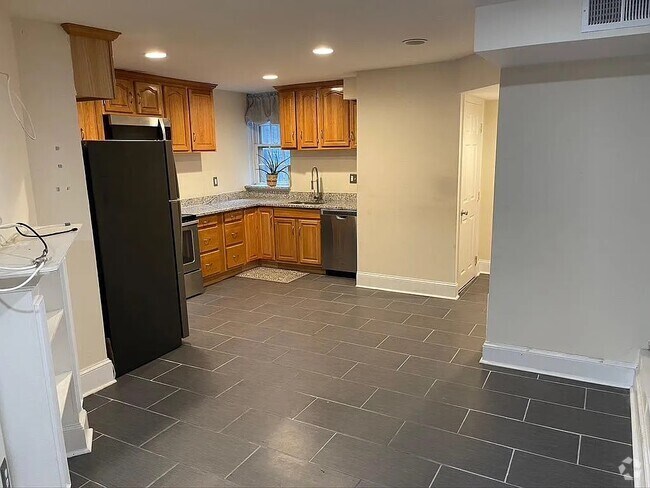Building Photo - 1935 Calvert St NW Unit B Rental