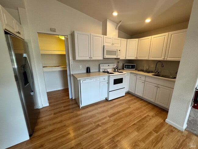 Photo - 3753 Santa Rosa Ave Unidad E