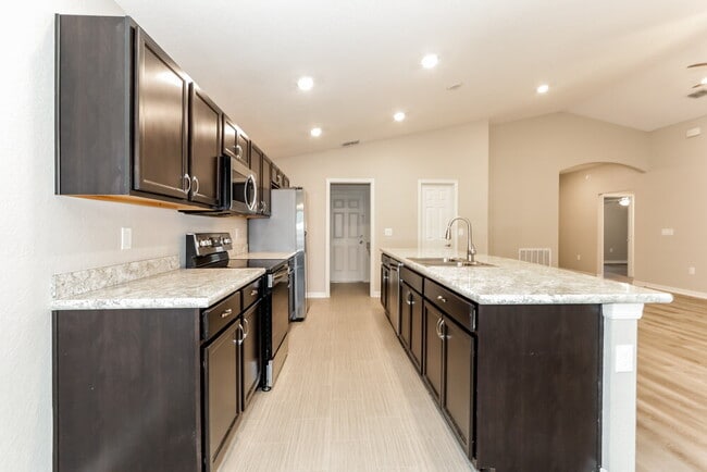 2037 Harvest Landing Cir