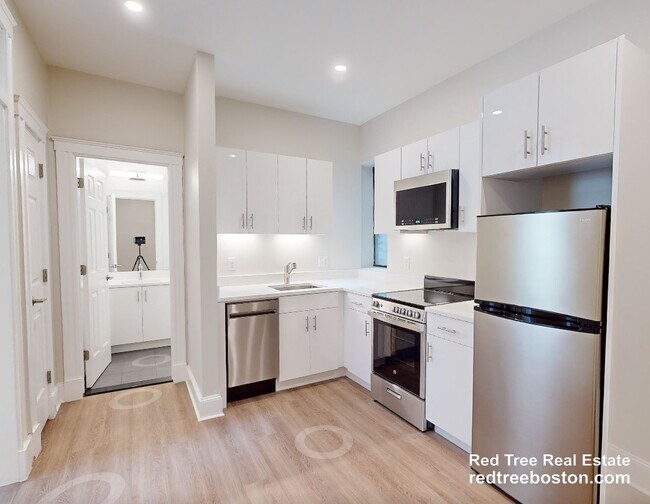 Building Photo - 833 Beacon St Unit 206