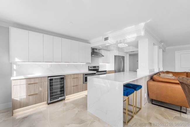 Building Photo - 5480 N Ocean Dr Unit A1c