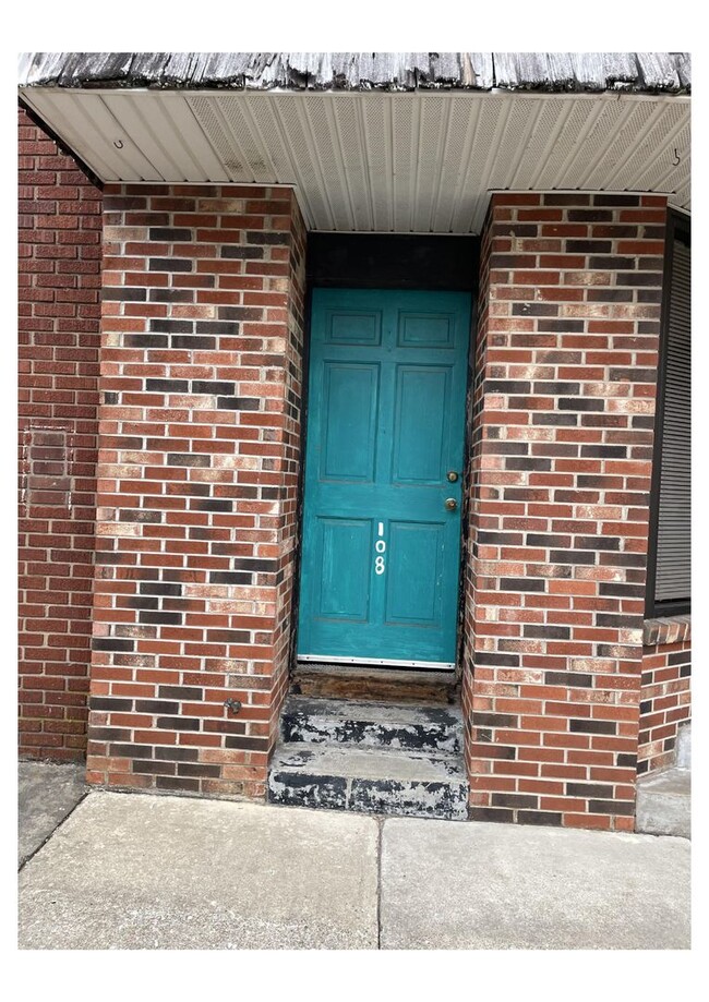 Building Photo - 9571 - 108/110 East Main St (MCPHEARSON BUILDING) Unit 108