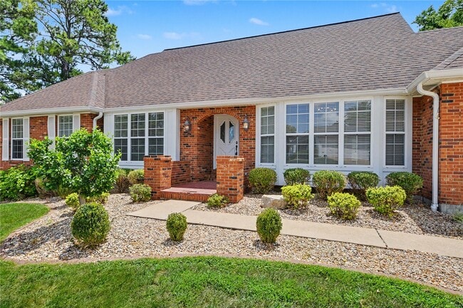 102 Lexington Ln