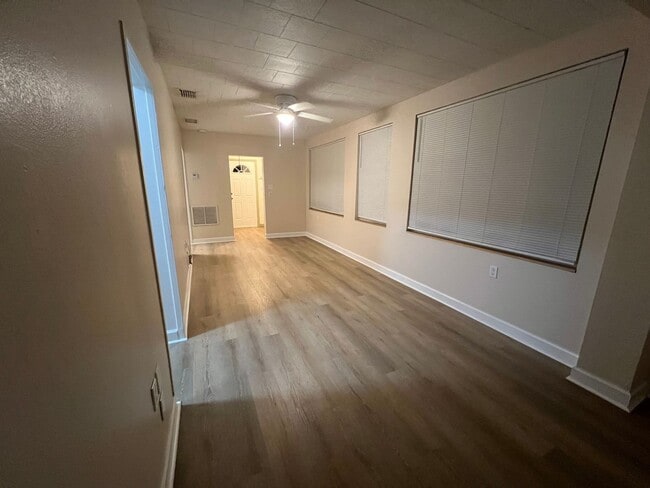 Photo - 2540 Elyria Ave