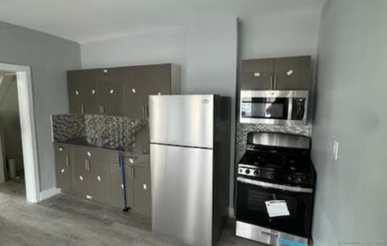 Photo - 657 Maple St Apartment Unit 3
