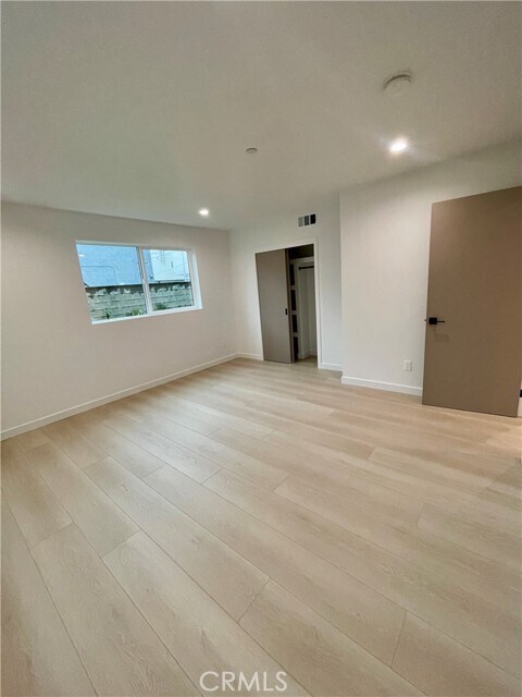 Photo - 613 W 41st Pl