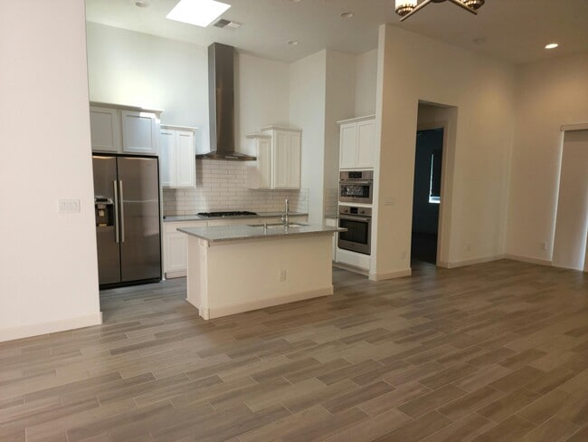 Photo - 2444 Nugget St SE