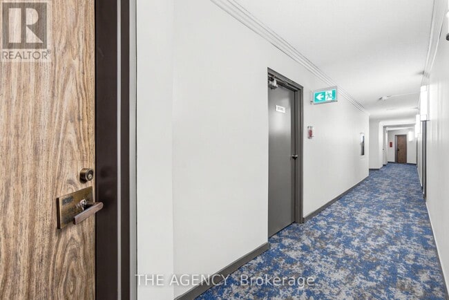 Photo - 2360 Dundas St W Unit 1019B