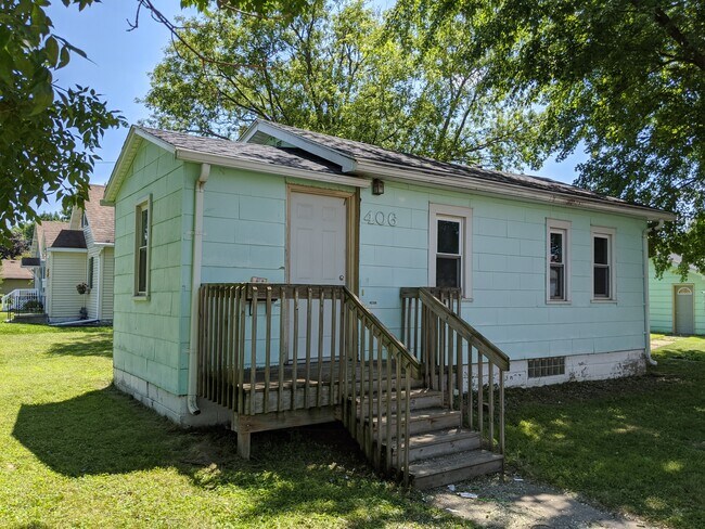 Photo - 406 11th St NE