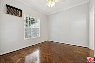 Photo - 110 Flores St