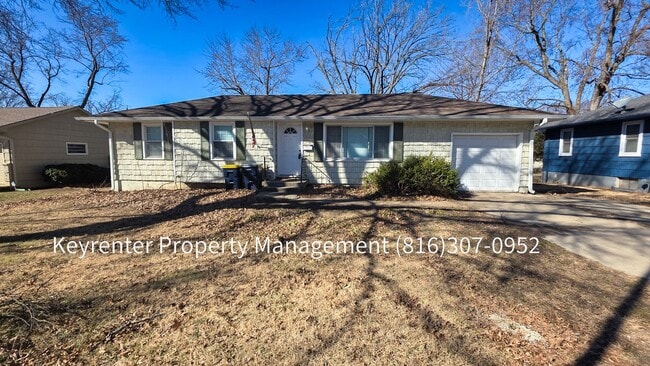 Building Photo - 4 bedroom 1.5 bath