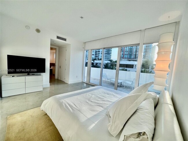 50 South Pointe Dr Unit LOFT5
