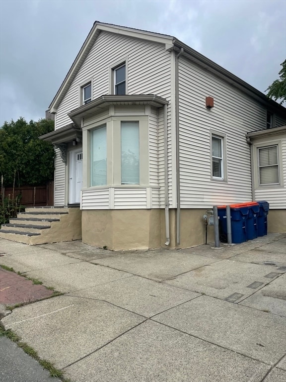 Building Photo - 221 Middle St