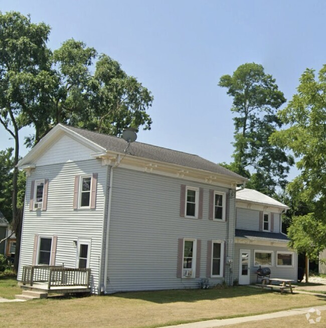 Building Photo - 2129 Division St Rental