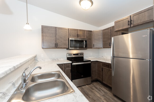 1BR, 1BA - 660SF